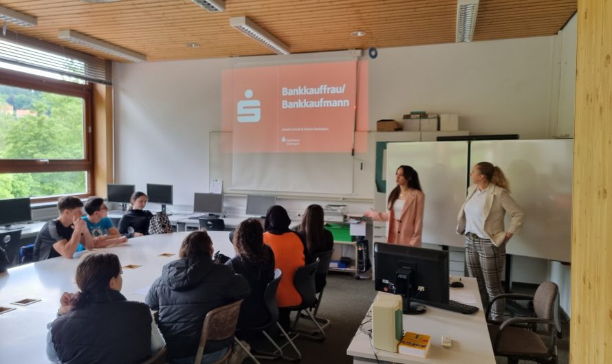 Azubis von WMU-Weser Metall Umformtechnik und SPK Göttingen stellen ihre Ausbildung vor
