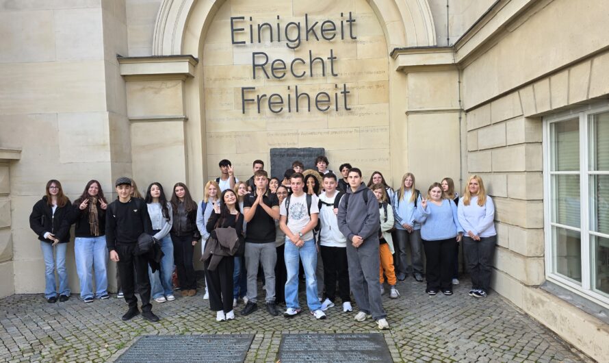 Politik hautnah erleben – Klassen 9a und 9b besuchen den Niedersächsischen Landtag